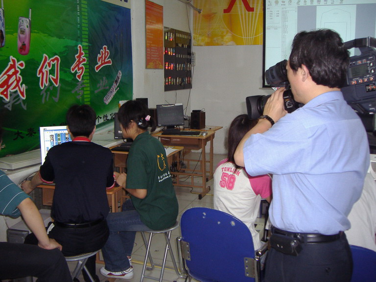 中央电视台七套CCTV-7《农广天地》手机美容技术视频录制现场