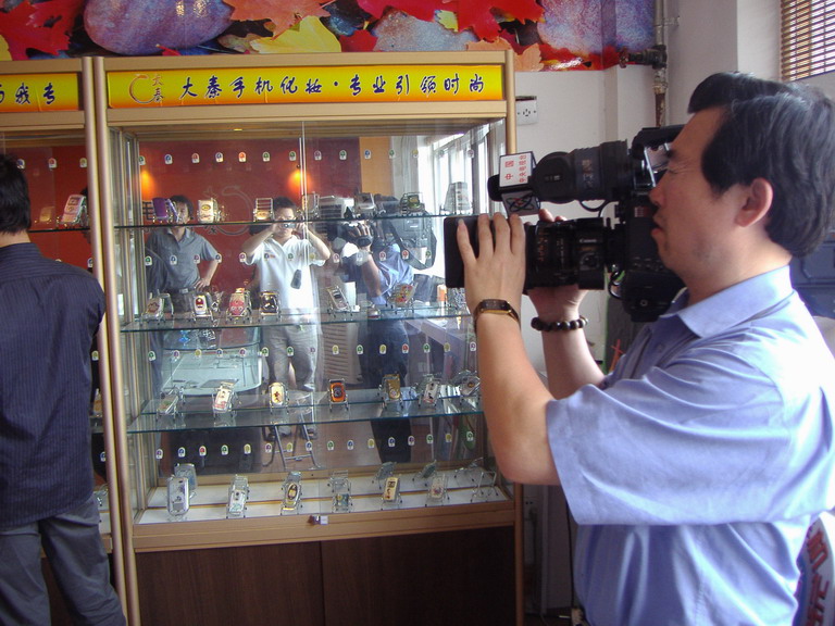中央电视台七套CCTV-7《农广天地》手机美容技术视频录制现场