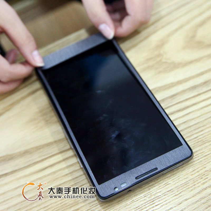 手机到底要不要贴膜-大猩猩玻璃\/手机防爆膜多