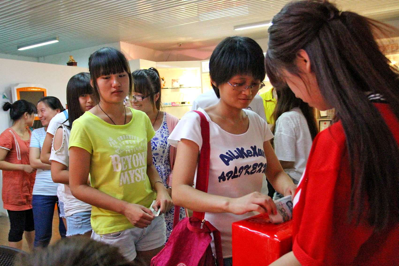 微博 文章 - 大秦总部员工为8.3云南鲁甸大地震